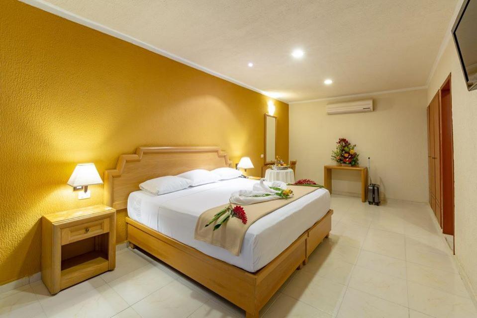 Tecnohotel Itzaes Merida Luaran gambar